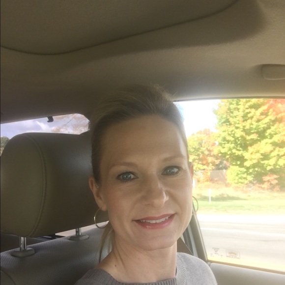 Profile Picture of Erika Milovich (@emilovich) on Poshmark