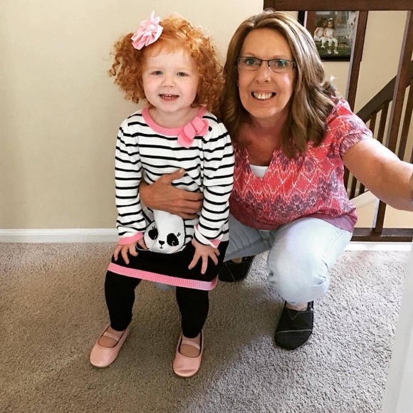 Profile Picture of Debora Xifos (@deboraxifos) on Poshmark