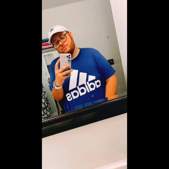 Profile Picture of Markus Grubb (@markussgrubb) on Poshmark