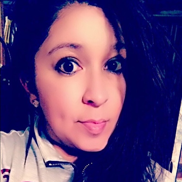 Profile Picture of Martha Traylor (@reynat76) on Poshmark