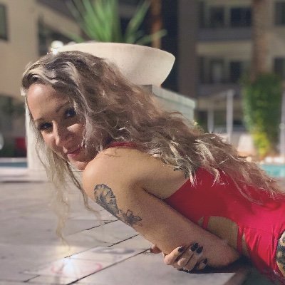 Profile Picture of AE Taylor (@AshEliTay) on Twitter