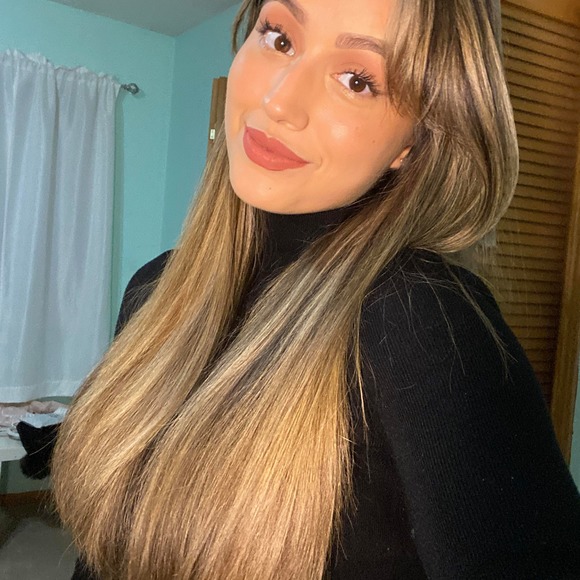 Profile Picture of Alexis Loza-fleitas (@lexxlozz) on Poshmark