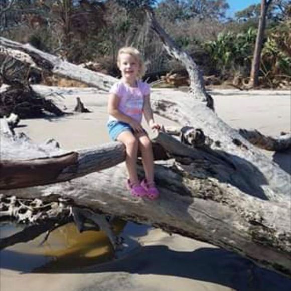 Profile Picture of Carrie Campbell (@jensenwall2) on Poshmark