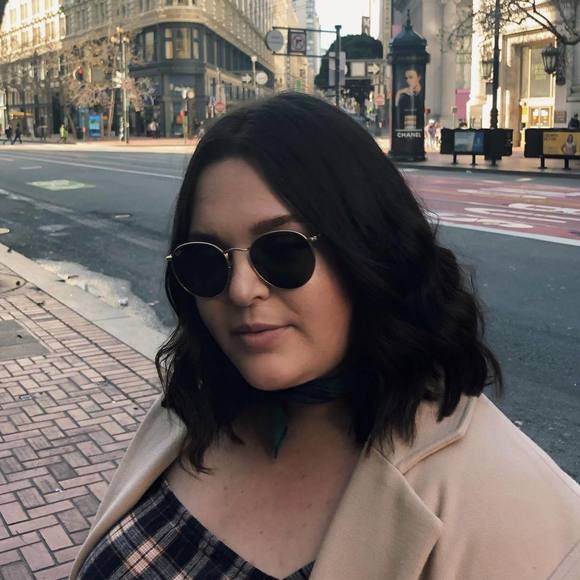 Profile Picture of Chase Bezonsky (@chasealexa) on Poshmark