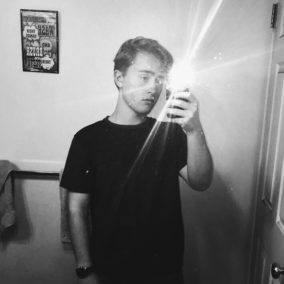 Profile Picture of Wyatt Steele (@wyatt_f_steele) on Poshmark