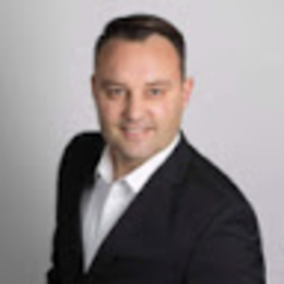 Profile Picture of Matt Cornelsen (@mattcornelsen12) on Poshmark