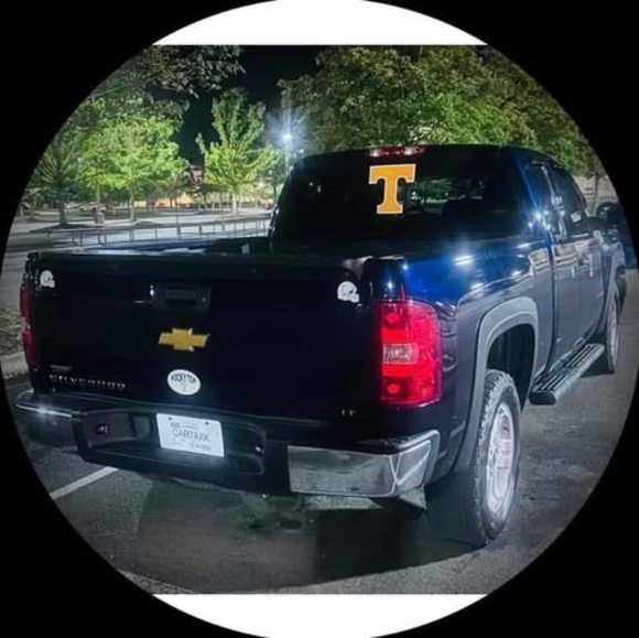 Profile Picture of Timothy bo Shaffer (@tshaffer1077) on Poshmark
