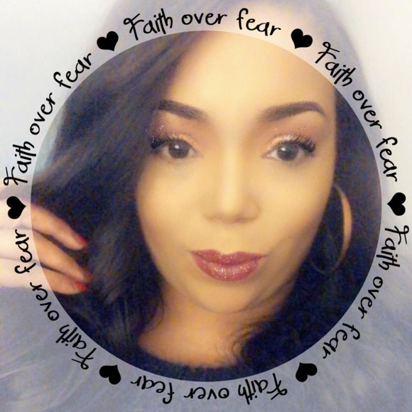 Profile Picture of Karleana Renee (@karleana78) on Poshmark