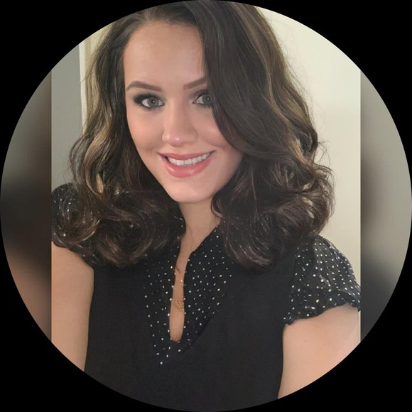 Profile Picture of Julia Jacoby (@julia_jacoby) on Poshmark