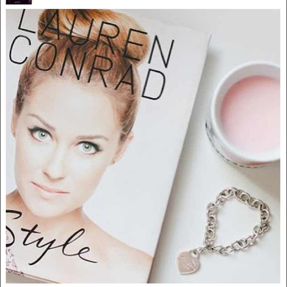 Profile Picture of She Fiesta (@shezofly) on Poshmark