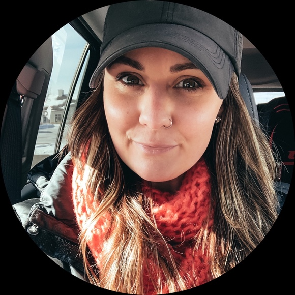 Profile Picture of Alexa Dobberstein (@adobberstein) on Poshmark