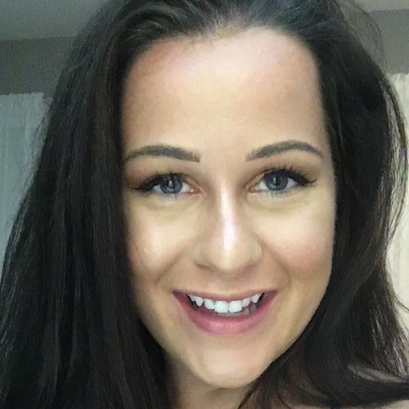 Heather Sowell - Poshmark Profile Picture of Heather Sowell (@heathersowell) on Poshmark