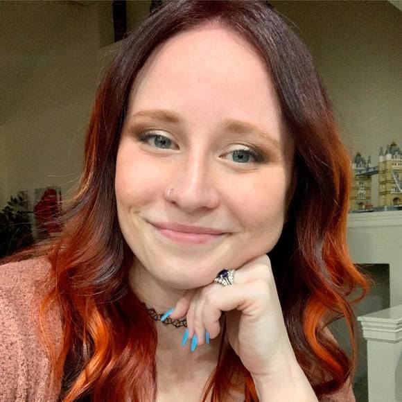 Profile Picture of Maddy Snader (@madelynksnader) on Poshmark