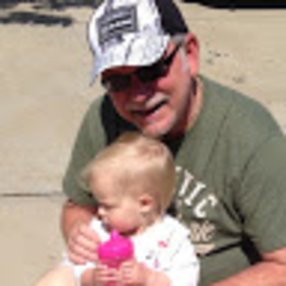 Ralph Brown - Poshmark Profile Picture of Ralph Brown (@falfa40) on Poshmark