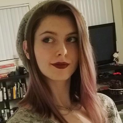 Profile Picture of Lily Pollock (@Foxxily) on Twitter