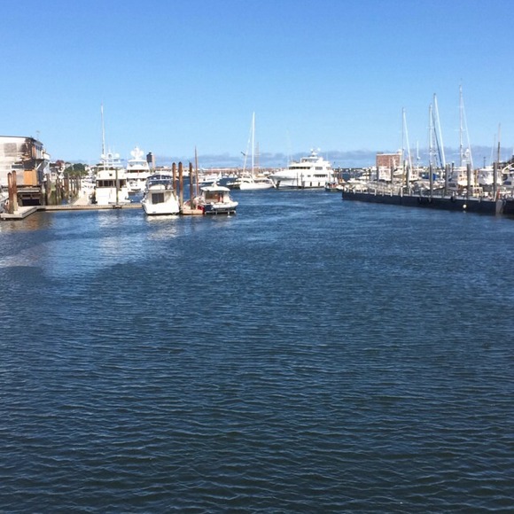 Profile Picture of Erica Vaillancourt (@ericav32) on Poshmark