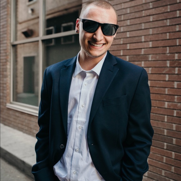 Profile Picture of Kadin Wickam (@thouxanpounds) on Poshmark