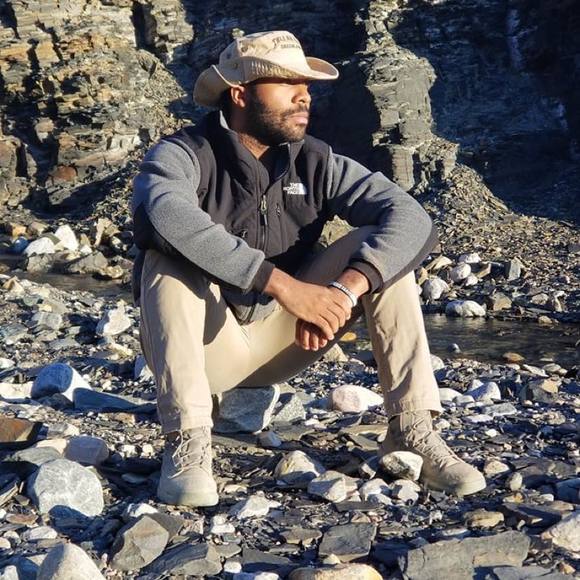 Justin hulon Dixon - Poshmark Profile Picture of Justin hulon Dixon (@hulon) on Poshmark