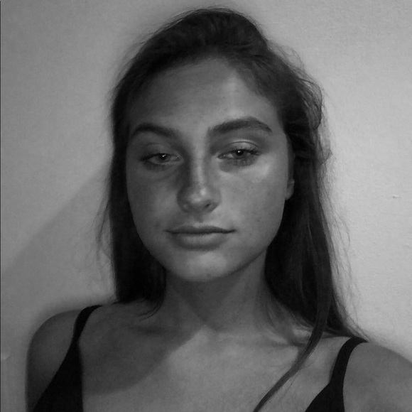 Profile Picture of Riley Jakovac (@rileyj11) on Poshmark