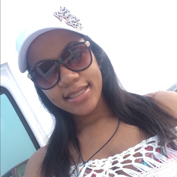 Profile Picture of Chelsa Nichols (@chelsa32) on Poshmark