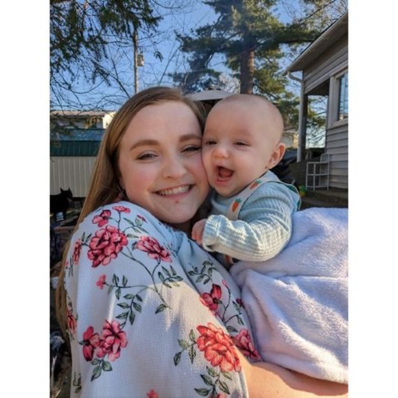 Profile Picture of Gabby Letki (@kiwilarge99) on Poshmark