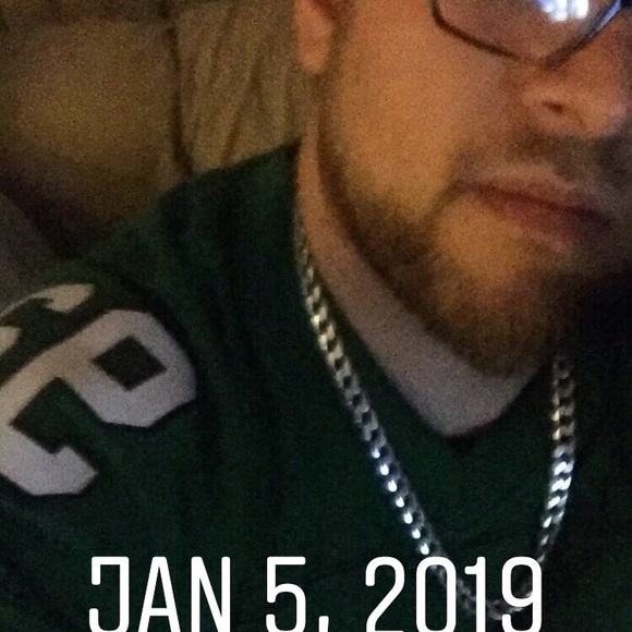 Profile Picture of Thomas Rich (@tommyboy420466) on Poshmark