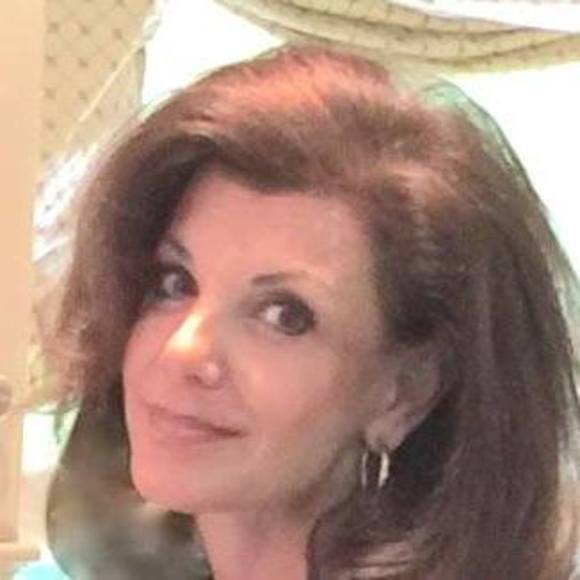 Profile Picture of Mary ann Baskoff (@maryannbaskoff) on Poshmark