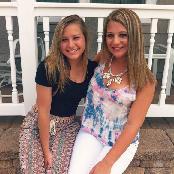 Profile Picture of Mary Francos (@mfrancos98) on Poshmark