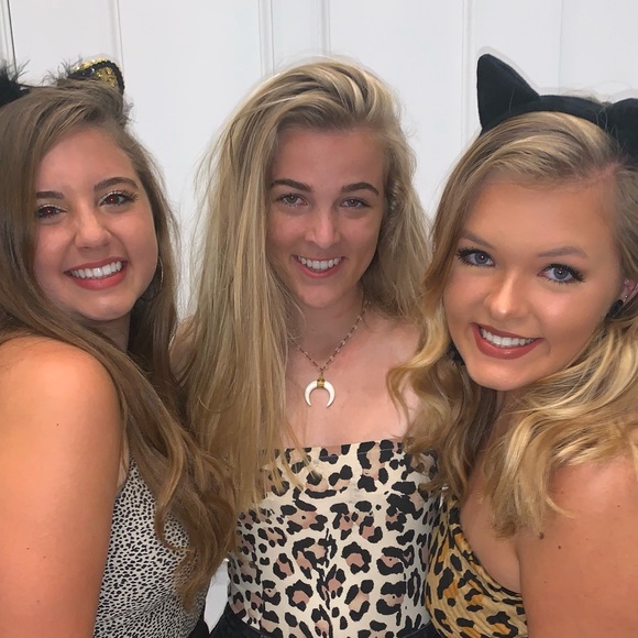 Reagan Gloystein - Poshmark Profile Picture of Reagan Gloystein (@rrgloysetin) on Poshmark