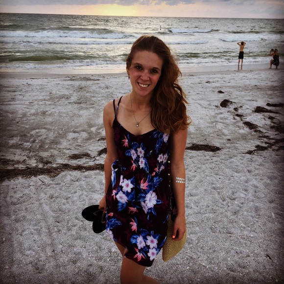 Profile Picture of Maddie Lother (@maddielother) on Poshmark