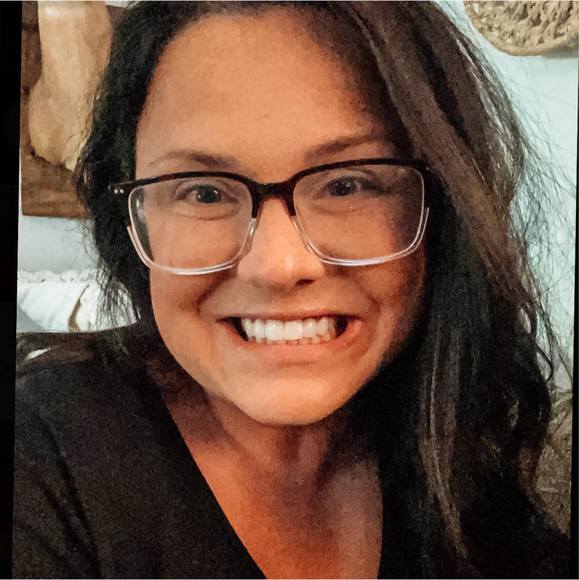 Profile Picture of Hailey Hudson (@hhud777) on Poshmark