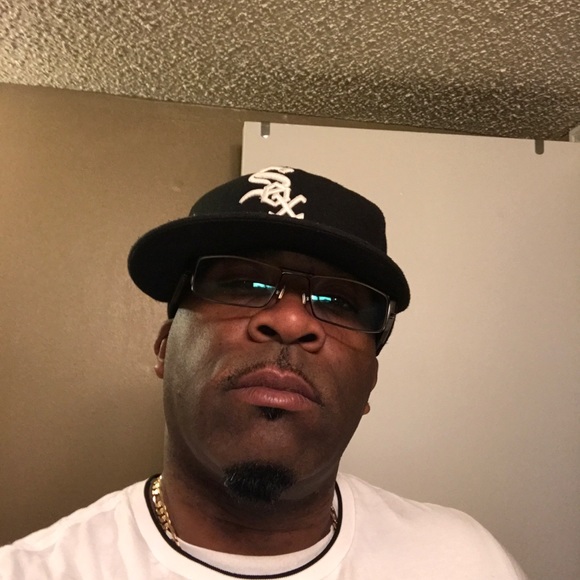 Profile Picture of Amious Vaughn (@skipvaughn365) on Poshmark