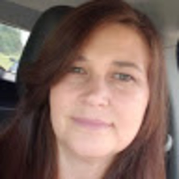 Profile Picture of Glenna Tate (@gtate73) on Poshmark