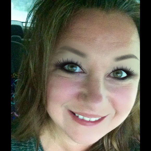 Profile Picture of Deanna Kilgore (@madisongray19) on Poshmark
