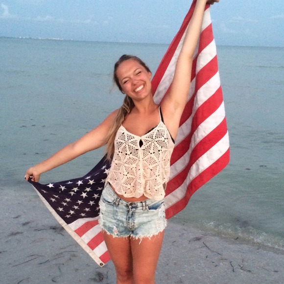 Profile Picture of Ashley Potts (@ampotts7) on Poshmark