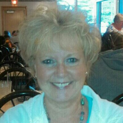 Profile Picture of Debra McDowell (@10grandkds) on Twitter