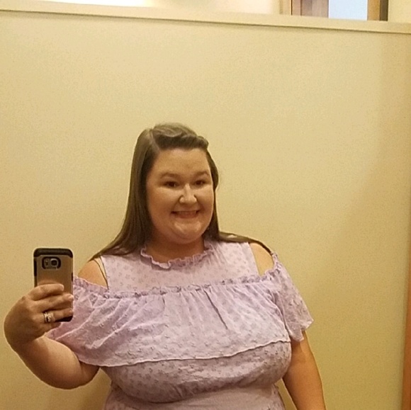 Profile Picture of Jessica Vescovo (@jmvescovo) on Poshmark