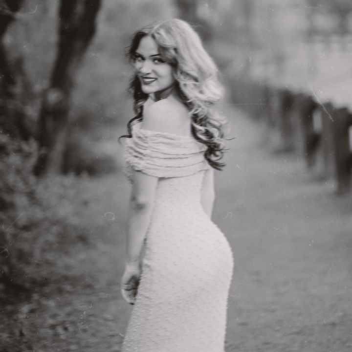 follow for follow?🚶🏼♀️... - Tiktok Profile Picture of   follow for follow?🚶🏼♀️... (@..xeniaa) on Tiktok