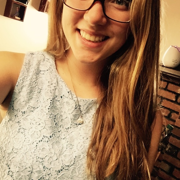 Profile Picture of Marisa Calderone (@caldee02) on Poshmark