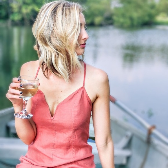 Profile Picture of Courtney Gossage (@courtgossage) on Poshmark