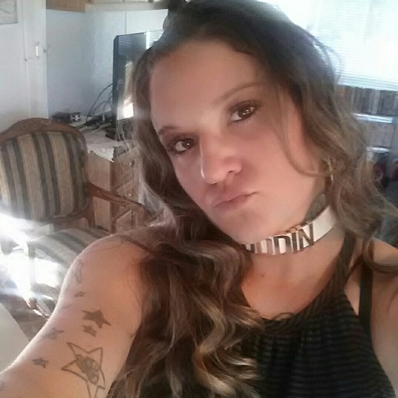 Profile Picture of Chauvanna Gesick (@chach16) on Poshmark