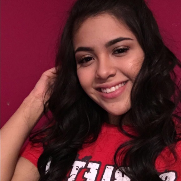 Profile Picture of Jasmine Chavira (@jaschavira) on Poshmark