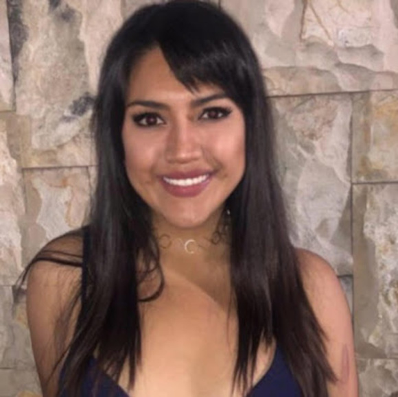 Profile Picture of Gabriela Constante (@gabrielacons500) on Poshmark