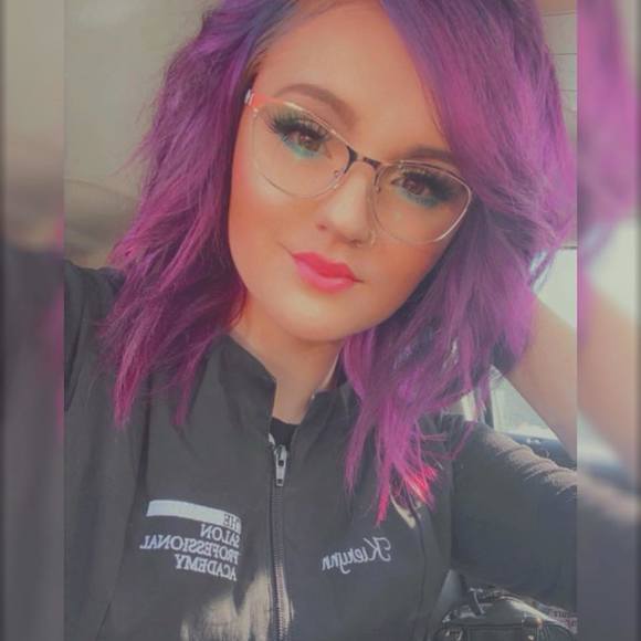 Profile Picture of Kierynn Beloungy (@kkkierynnkae) on Poshmark