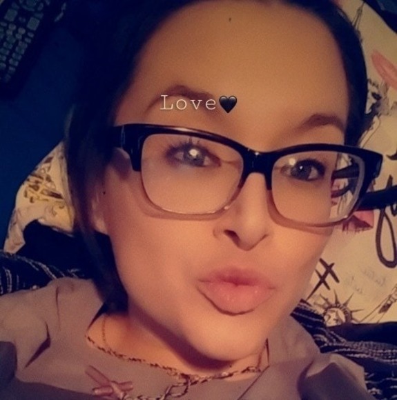 Profile Picture of Stasha Sunday (@kinnsunday) on Poshmark