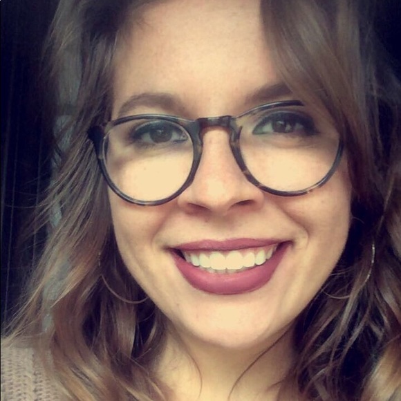 Profile Picture of Maddie Vander lugt (@maddievanlugt) on Poshmark