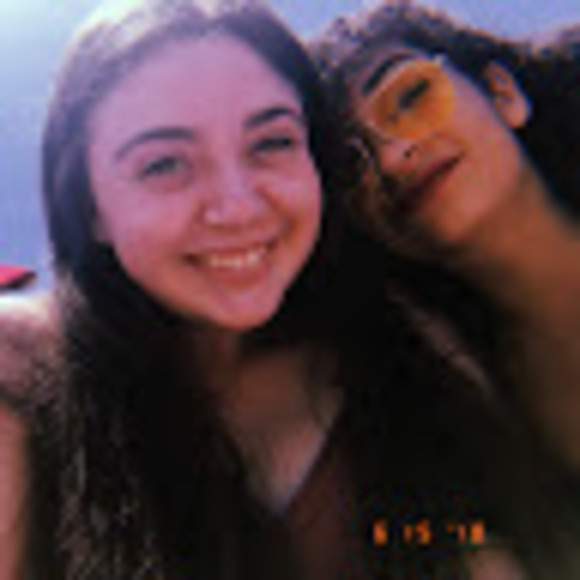 Profile Picture of Dani Starr (@danijstarr) on Poshmark