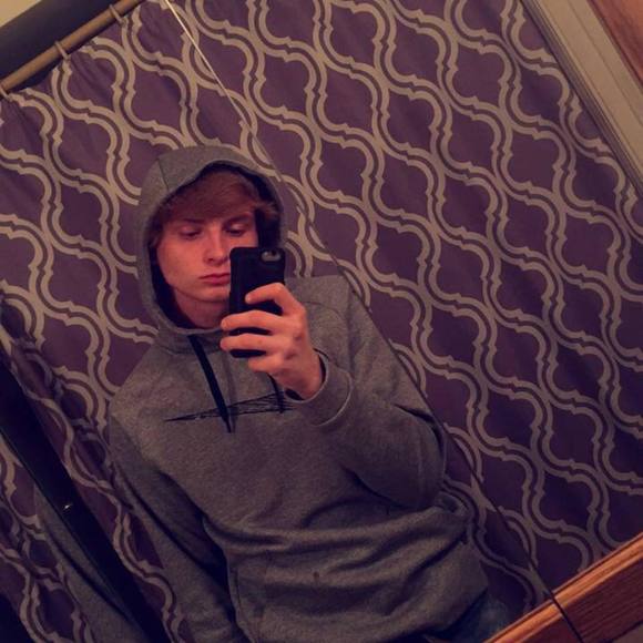 Profile Picture of Cameron Cottey (@cameroncottey) on Poshmark