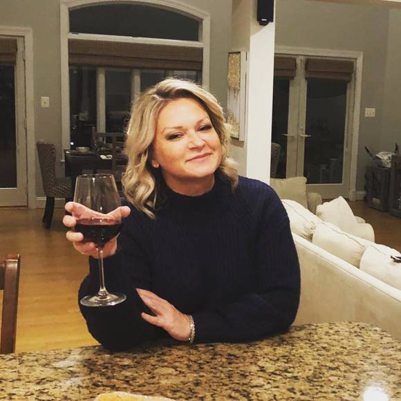 Profile Picture of Dawn Marshall stevens (@minamar3) on Poshmark