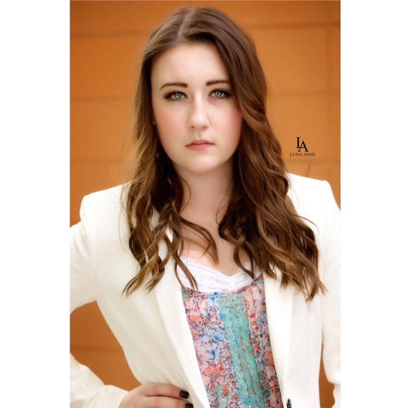 Profile Picture of Blayne Bell (@blaynebell) on Poshmark